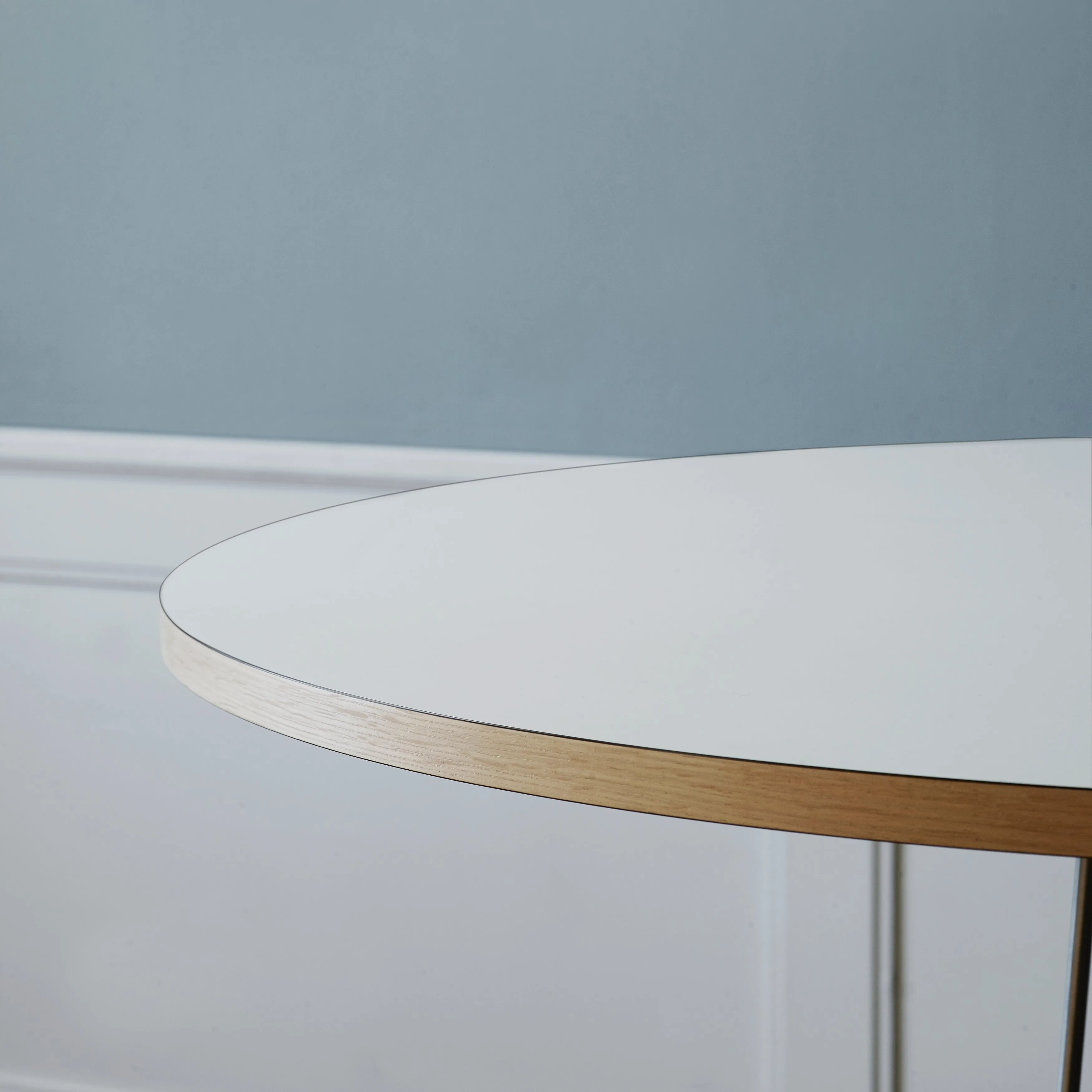 E021 Embrace Lounge Table