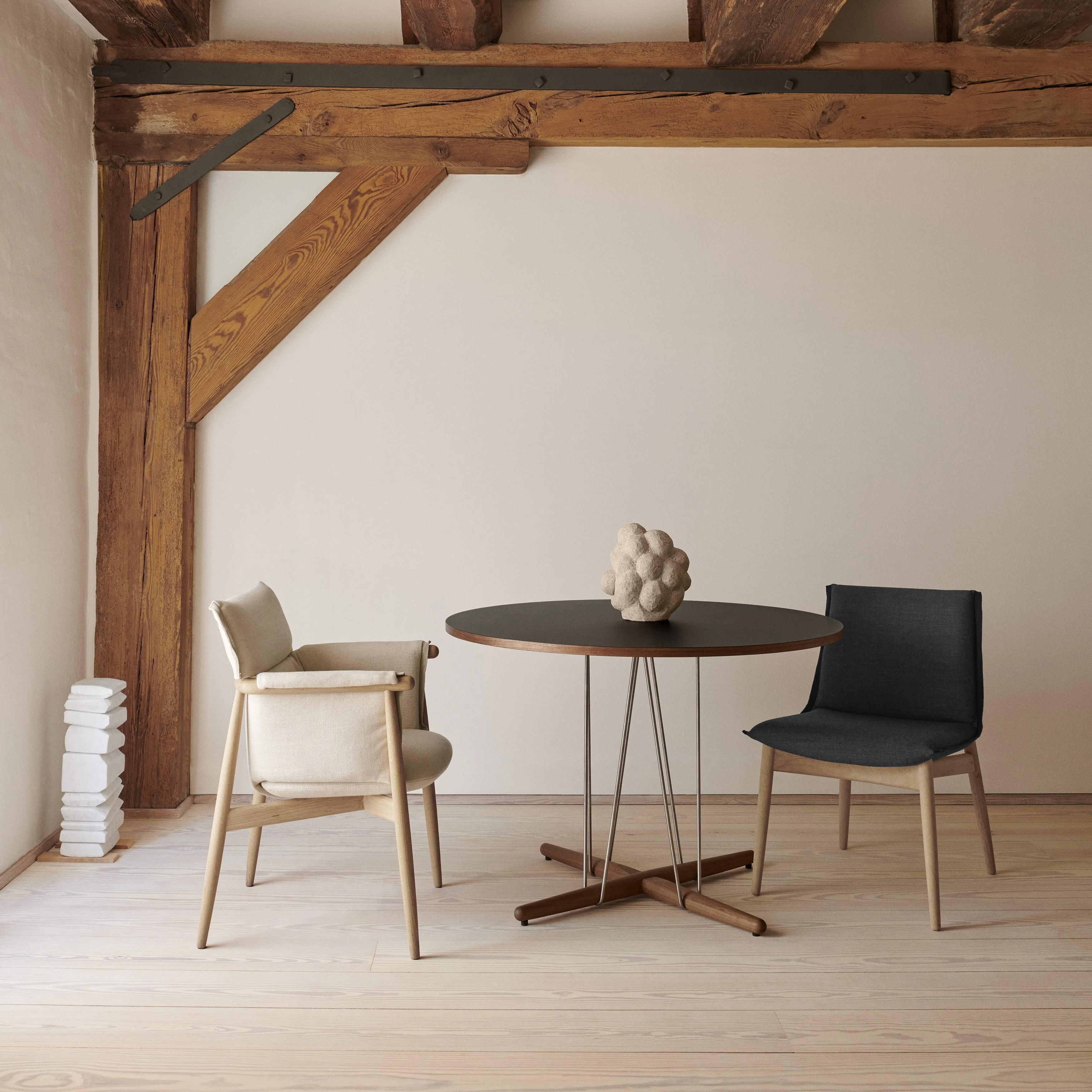 E021 Embrace Lounge Table